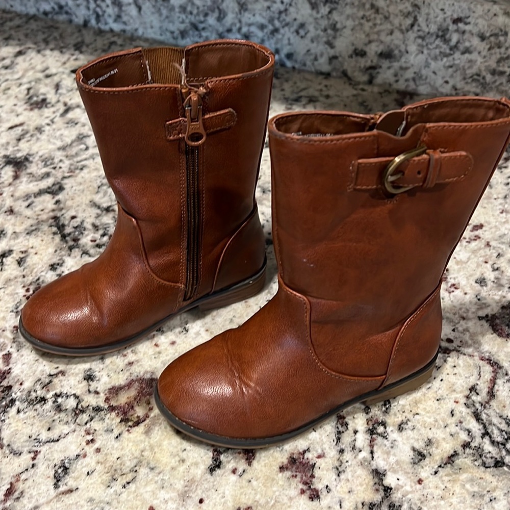 Cat & Jack boots size 9